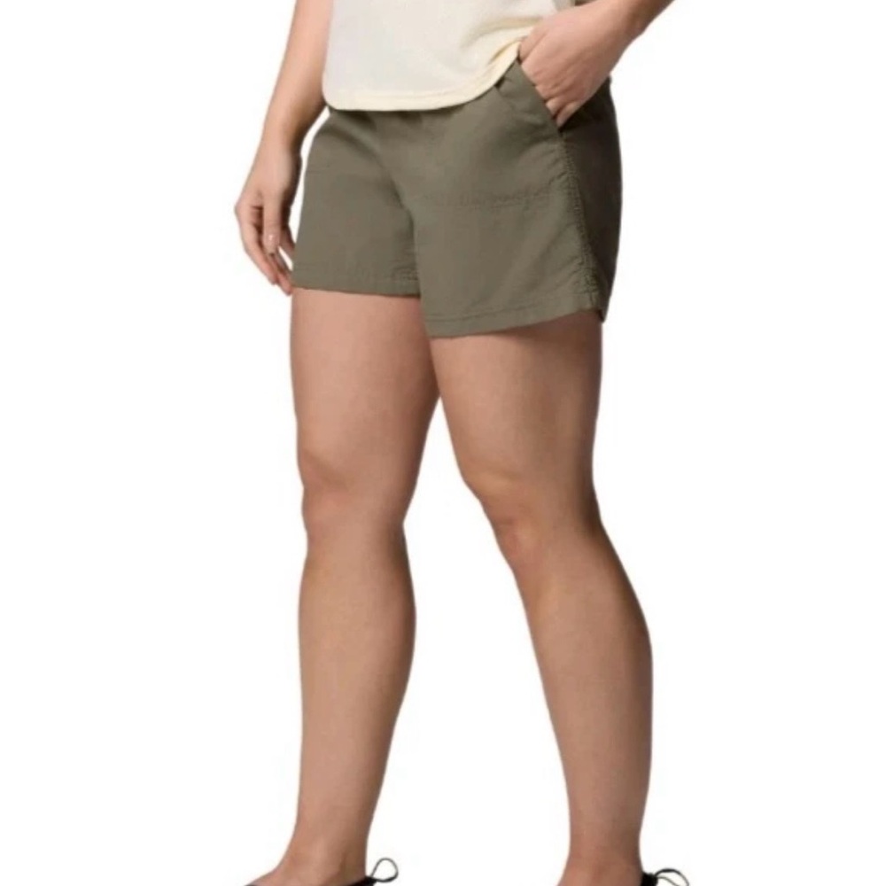 Columbia Sandy River Shorts Womens Regular Fit 5 inch Outdoor Hiking Trail Green